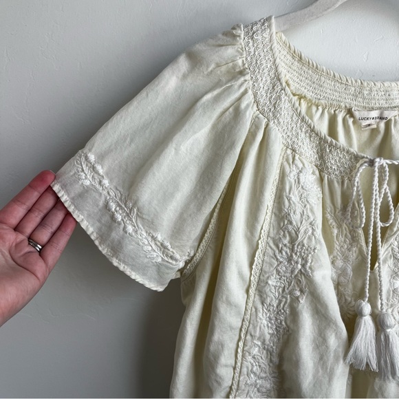 Lucky Brand Pale Yellow Sz L Embroidered Blouse EUC - Picture 4 of 7
